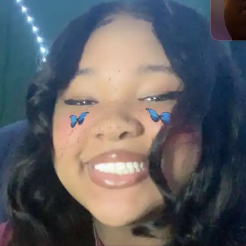 Meet your Posher, Dineya